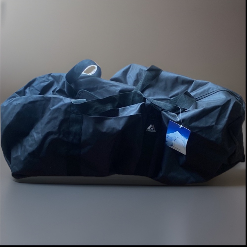 XL Everest Black Athletic Duffel Bag new with tags